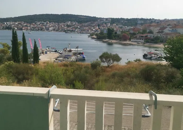 Апартаменты Croatika On The Трогир